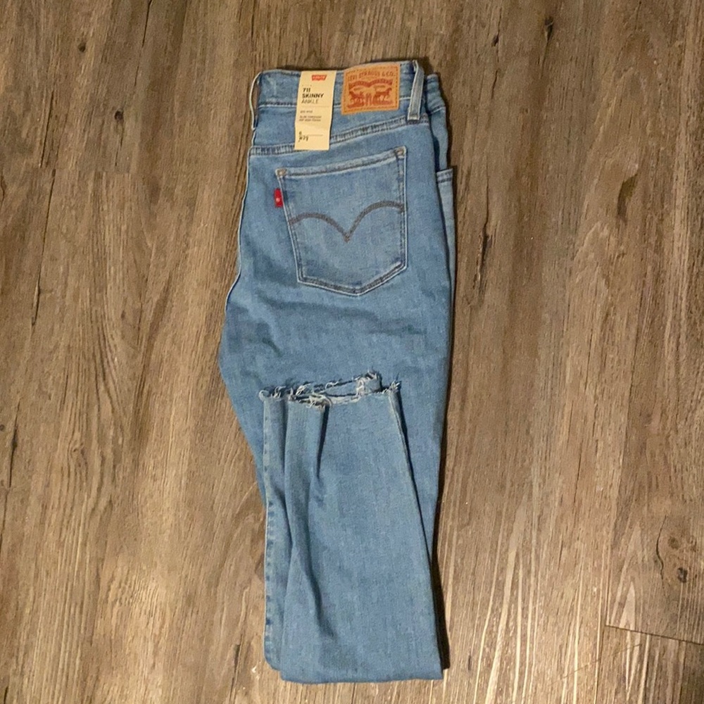 Levi capris